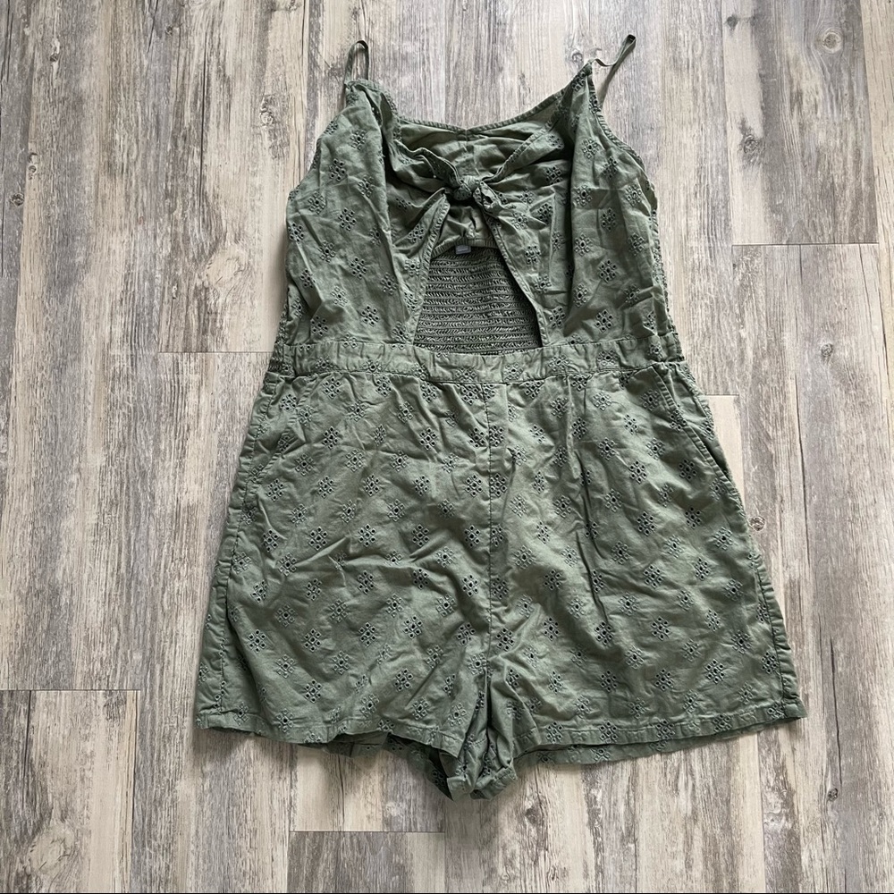 Army Green Front Cutout Tie Aerie Romper (XL)